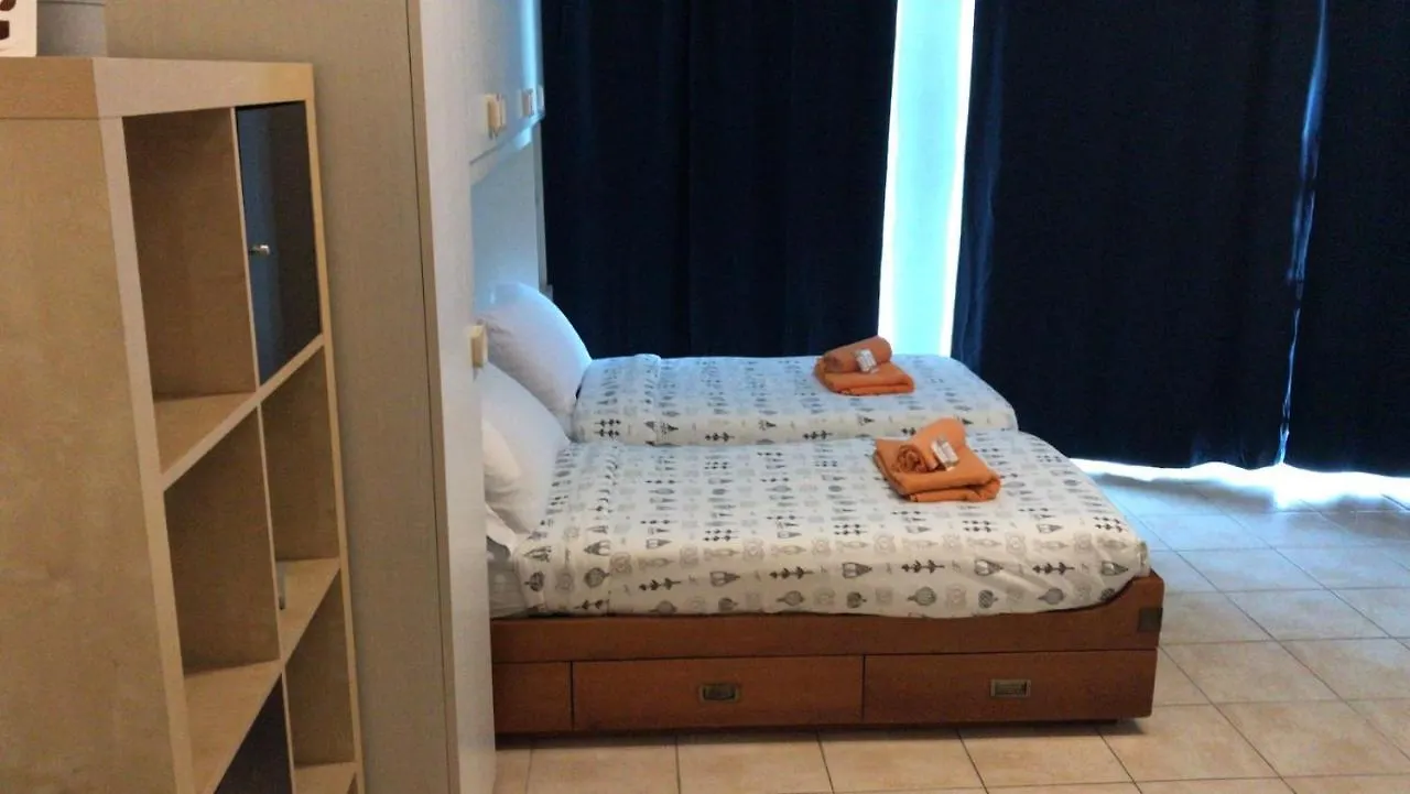 Feel Like Home In Milaan 0*,  Italië